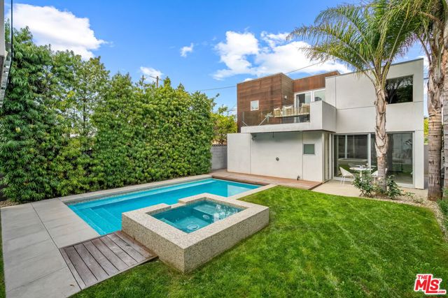 714 California Avenue, Venice CA: https://media.crmls.org/mediaz/79b9e1d6-533e-4aa9-8b59-cb182f12b79d.jpg