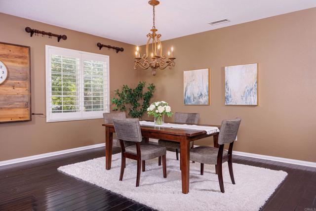 27002 Red Maple Street, Murrieta CA: https://media.crmls.org/mediaz/79ba84fa-cd69-4b65-a4ca-3cf94916902a.jpg