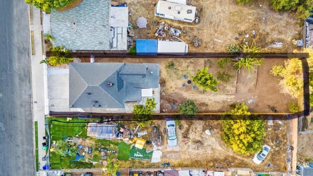 425 S Bancroft, San Diego CA: https://media.crmls.org/mediaz/79bb1c3b-25ec-45f3-8fbd-74a359bcb80b.jpg