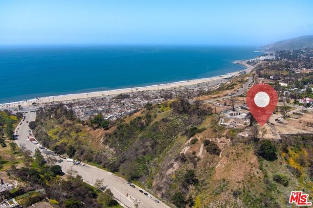 15851 Seabec Circle, Pacific Palisades CA: https://media.crmls.org/mediaz/79bb3bef-c428-4b88-b13e-35e5a35e001e.jpg