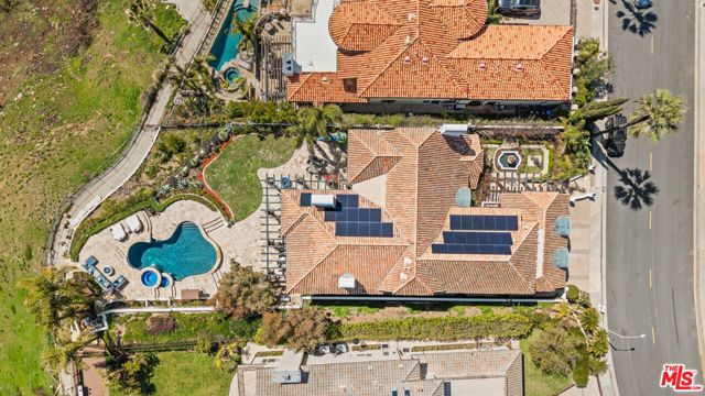 1821 Chastain, Pacific Palisades CA: https://media.crmls.org/mediaz/79bc8b56-af40-4a66-8b7f-65adc72e2c67.jpg