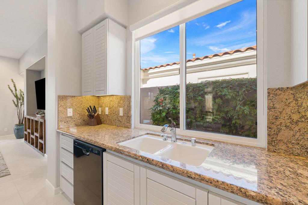 MLS #219139357DA image #17