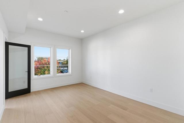 560 El Camino Real, San Carlos CA: https://media.crmls.org/mediaz/79bed5c5-b2d9-4302-b944-4ed97de6e21d.jpg