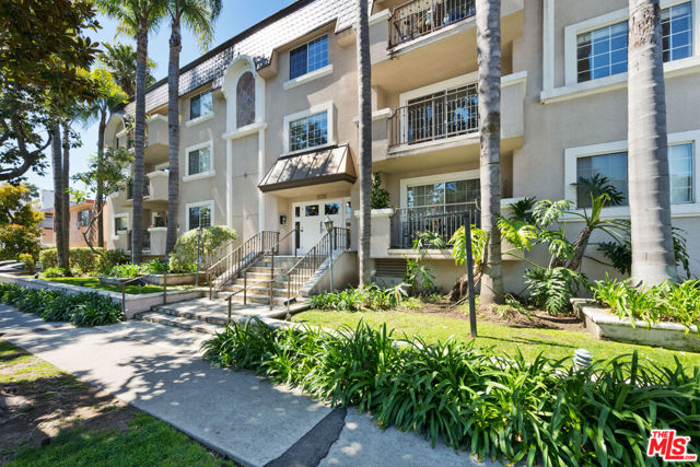 1228 14th Street, Santa Monica, California 90404, 2 Bedrooms Bedrooms, ,2 BathroomsBathrooms,Condominium,For Sale,14th,24394089