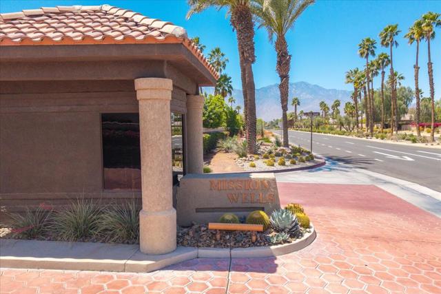 39 Santo Domingo Drive, Rancho Mirage CA: https://media.crmls.org/mediaz/79bf2161-25cf-4ff1-80b6-b83968b866fb.jpg