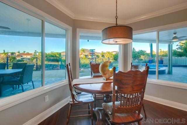 13559 Chaco Ct, San Diego CA: https://media.crmls.org/mediaz/79bfd909-ed23-4f37-8353-698c36cfd50b.jpg