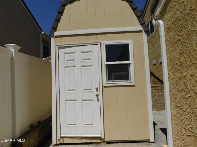 559 Stoney Peak Court, Simi Valley CA: https://media.crmls.org/mediaz/79c006cc-e017-4e62-89be-0704a1e90b40.jpg