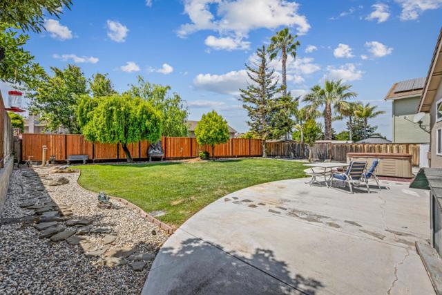 1660 Mimosa Street, Hollister CA: https://media.crmls.org/mediaz/79c023ed-30e9-414b-bf53-6055f6ba0f1d.jpg
