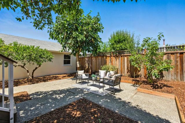 1513 Oak Street, San Mateo CA: https://media.crmls.org/mediaz/79c0d144-be66-4c35-bc80-63a49135dbe9.jpg