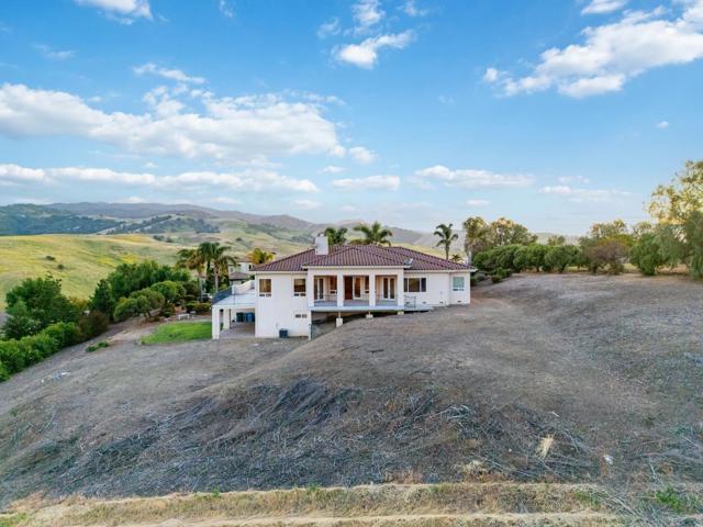 4165 Ashford Circle, Hollister CA: https://media.crmls.org/mediaz/79c12cd6-6432-42c0-95c6-47eeaf2d830f.jpg