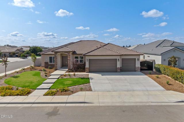 8707 Kenwick Street, Bakersfield CA: https://media.crmls.org/mediaz/79c12ebc-7702-462a-9e07-69742a0c75e1.jpg