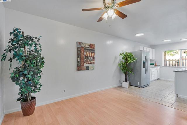 208 Siskiyou Ct, Walnut Creek CA: https://media.crmls.org/mediaz/79c17336-ecd0-4b00-989c-dbe7e7a5acc3.jpg