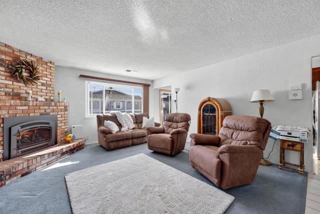 12932 Truman Street, Salinas CA: https://media.crmls.org/mediaz/79c1b8b3-ddcf-4840-93cf-9f35998ffe72.jpg