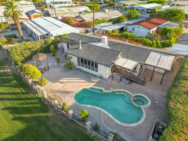 33440 Carlsbad Circle, Thousand Palms CA: https://media.crmls.org/mediaz/79c1cf70-97e2-4290-9b04-32f20ced64f5.jpg