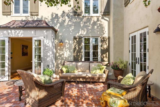 7725 Whitefield Pl, La Jolla CA: https://media.crmls.org/mediaz/79c1efe6-c4fe-4463-a45c-7ae2197b72d3.jpg