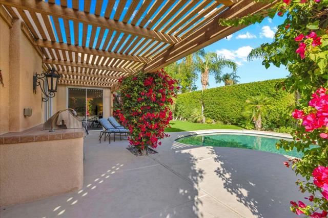 58 Payson Circle, Palm Desert CA: https://media.crmls.org/mediaz/79c22391-937d-450b-af1c-a3b901c5e284.jpg