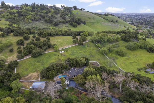 14205 Shannon Road, Los Gatos CA: https://media.crmls.org/mediaz/79c23c62-1b14-4754-8684-dee62f6633dd.jpg