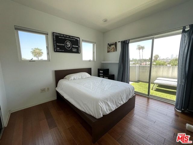 6061 Cashio Street, Los Angeles CA: https://media.crmls.org/mediaz/79c23ce2-b670-4ce3-9eba-fb171ede32f1.jpg