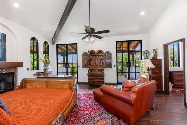 2103 Sunnyside Ave, El Cajon CA: https://media.crmls.org/mediaz/79c26db2-7d29-4da8-b711-4b0d544e3db1.jpg