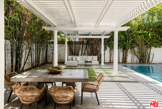 833 N Cherokee Avenue, Los Angeles CA: https://media.crmls.org/mediaz/79c2f34b-2558-412c-97ae-287e49559840.jpg