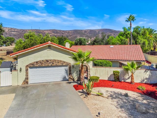 16345 Bassett Ct, Ramona CA: https://media.crmls.org/mediaz/79c38f1e-5ba2-4ec8-894f-279de6826af9.jpg