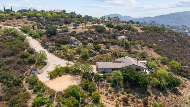 5102 Espinoza Road, El Cajon CA: https://media.crmls.org/mediaz/79c3a20f-0994-4740-9a9f-d19bc580d67d.jpg