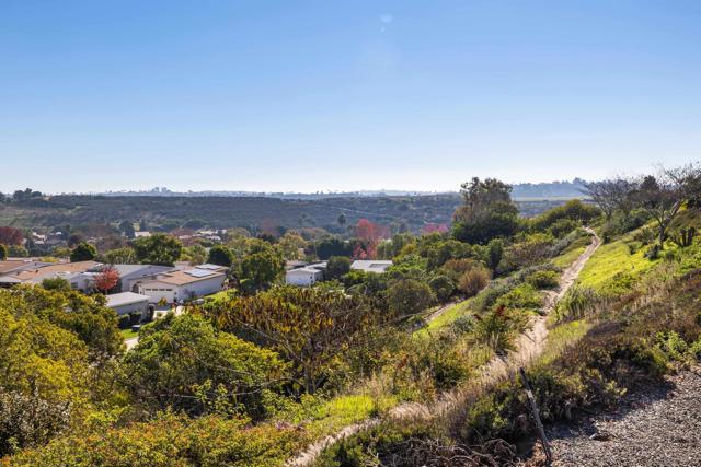 3875 Vista Campana, Oceanside CA: https://media.crmls.org/mediaz/79c446d4-b796-4aab-a3e8-2f257b0a1b78.jpg