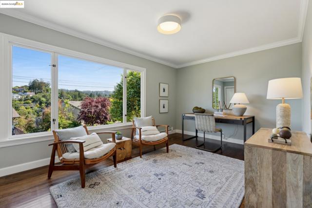 412 Scenic Avenue, Piedmont CA: https://media.crmls.org/mediaz/79c4ac83-e1ad-49b4-bc46-1ff3fadeab5c.jpg