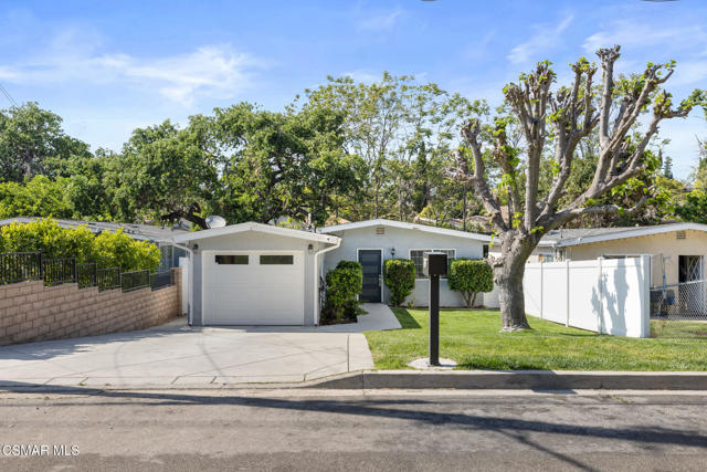 789 Glen Oaks Road, Thousand Oaks CA: https://media.crmls.org/mediaz/79c4aecc-5d20-483b-a5ca-d9bbc43f5744.jpg