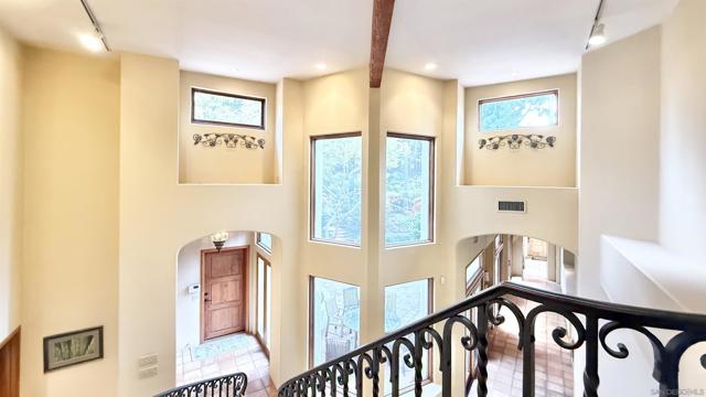 16722 Via Lago Azul, Rancho Santa Fe CA: https://media.crmls.org/mediaz/79c51ea6-5f60-41ab-9c43-6faf23a4b6c1.jpg