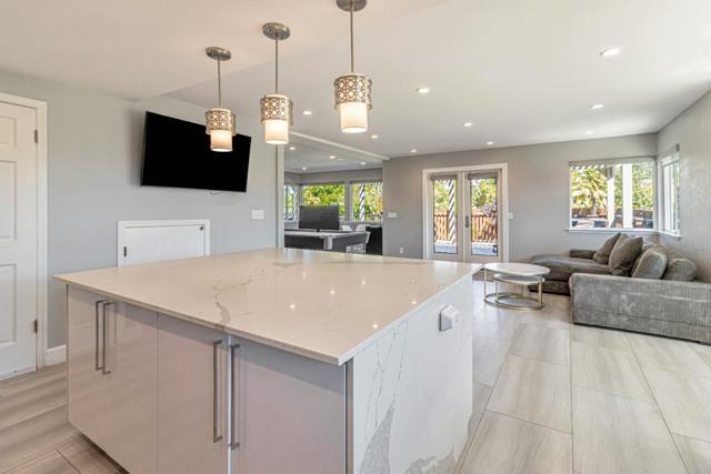 11550 Skyline Boulevard, Oakland CA: https://media.crmls.org/mediaz/79c53335-d323-4136-b678-d64bd9894251.jpg