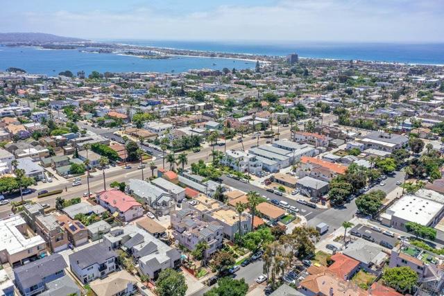 1427 Hornblend, San Diego CA: https://media.crmls.org/mediaz/79c6337d-e544-445c-85b7-5ae36e47ebca.jpg