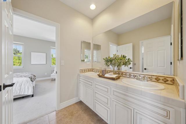 3633 Terrazzo Ct, Pleasanton CA: https://media.crmls.org/mediaz/79c6a15e-46d9-4bcd-9154-f8929886116b.jpg