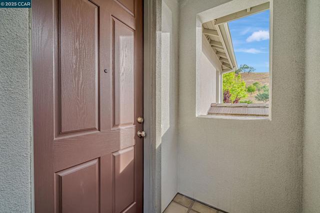 120 Tamarind Ln, Danville CA: https://media.crmls.org/mediaz/79c75e88-3844-400e-87e8-c1af3aca94a7.jpg