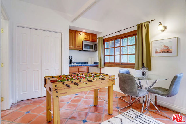 1607 N Vista Street, Los Angeles CA: https://media.crmls.org/mediaz/79c75f2b-8c49-46f8-8283-9ed57956bb19.jpg