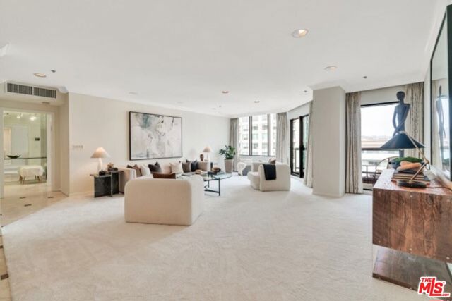 10724 Wilshire Boulevard, Los Angeles CA: https://media.crmls.org/mediaz/79c78bde-c32d-4119-bee1-5e9b5808bfef.jpg