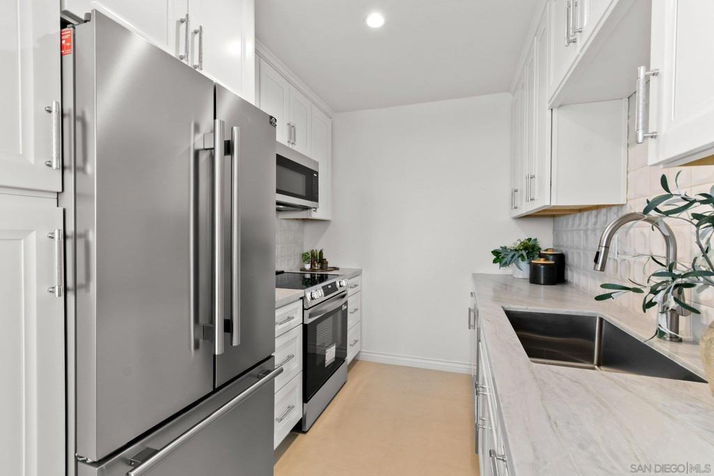 1907 Robinson Ave - photo 11