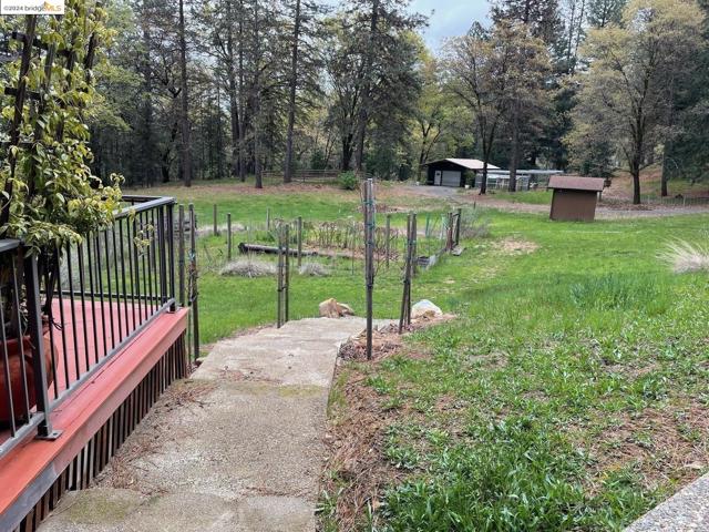 Image 40 of 48 For 16160 Willow Glen Rd