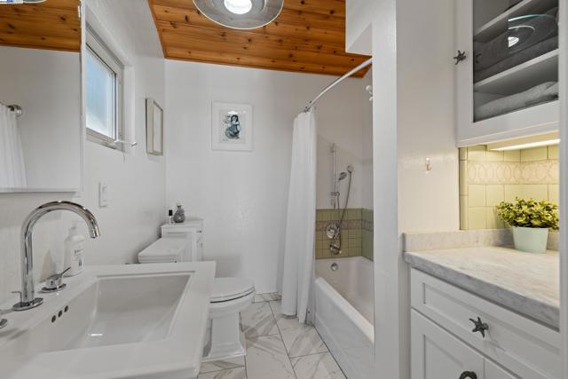 4457 LINDA WAY, Pleasanton CA: https://media.crmls.org/mediaz/79ca1925-5817-4f58-b91b-f7ccd404d9bf.jpg