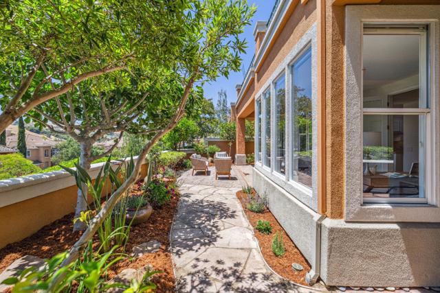 5365 SILVER KNOLL Court, San Jose CA: https://media.crmls.org/mediaz/79ca1f51-8af0-4a39-9b26-c27a886ebea6.jpg
