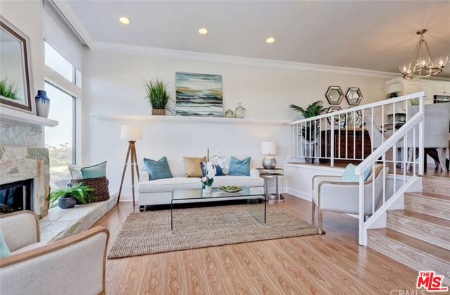 454 Palos Verdes Boulevard, Redondo Beach CA: https://media.crmls.org/mediaz/79cabae4-95a9-4305-9d97-d81ba8af2edb.jpg