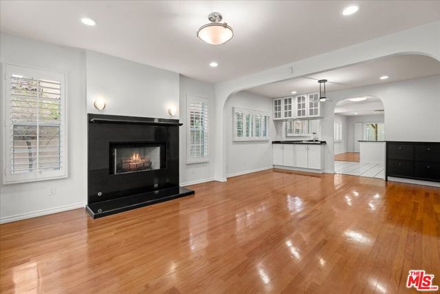 2126 Selby Avenue, Los Angeles CA: https://media.crmls.org/mediaz/79cb752d-b361-483d-89b0-4bb5044ce1df.jpg