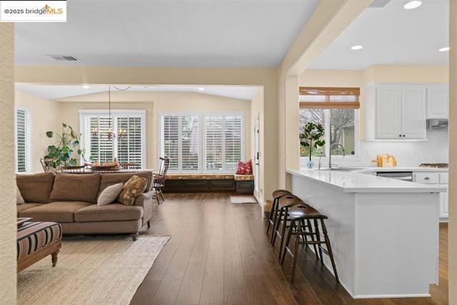 1164 Lexington Way, Livermore CA: https://media.crmls.org/mediaz/79cc24b0-6cf3-45b7-b35e-2fb7a43443a3.jpg