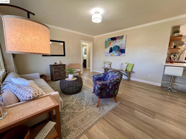 389 White Dr, Hayward CA: https://media.crmls.org/mediaz/79cc35de-aeb1-41a0-a036-408d2a70cc2d.jpg