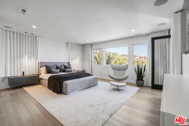 20472 W Windsor Lane, Porter Ranch CA: https://media.crmls.org/mediaz/79cc3e87-9110-4847-aff7-c78cd3c48864.jpg