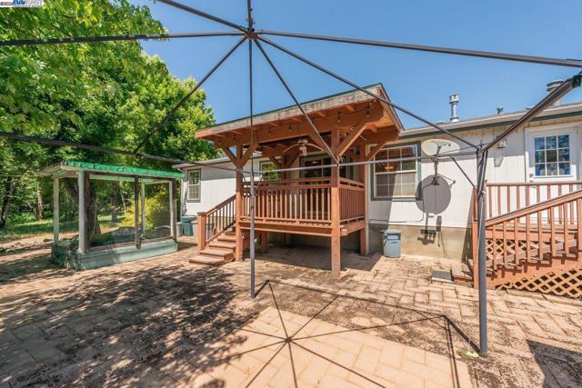 31 Rocky Road, Weaverville CA: https://media.crmls.org/mediaz/79cdceb7-7ed3-4e43-8040-42a78f9b30d9.jpg