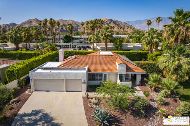 2795 Alondra Way, Palm Springs CA: https://media.crmls.org/mediaz/79cdfb6e-829b-43ee-a21f-5cf2fc86388d.jpg