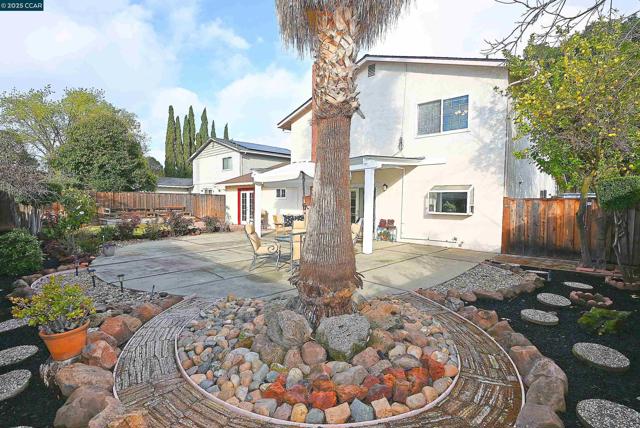 1677 6Th St, Concord CA: https://media.crmls.org/mediaz/79cea87c-e3a0-4844-bdb5-2e92280bca8e.jpg