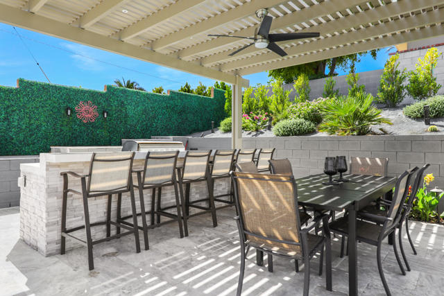 79575 Camelback Drive, Indio CA: https://media.crmls.org/mediaz/79ceade9-0eb8-4b6d-86c2-a32a1def00e1.jpg