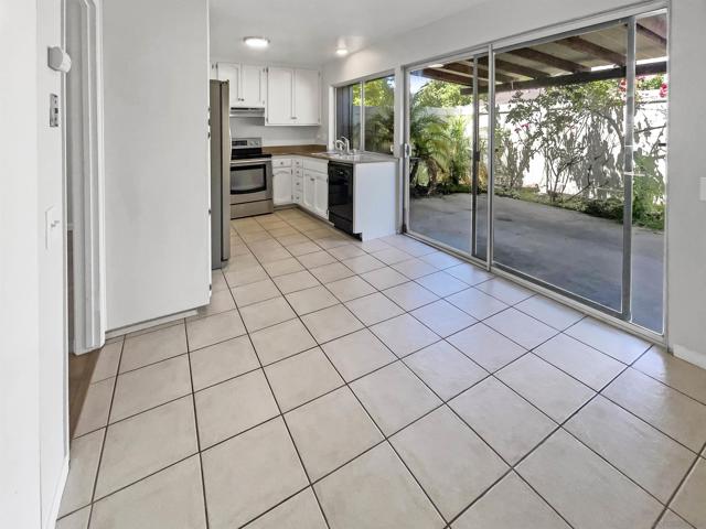 11476 Matinal Cir, San Diego CA: https://media.crmls.org/mediaz/79ced508-faa7-4004-98cd-eb3daa8f70e9.jpg